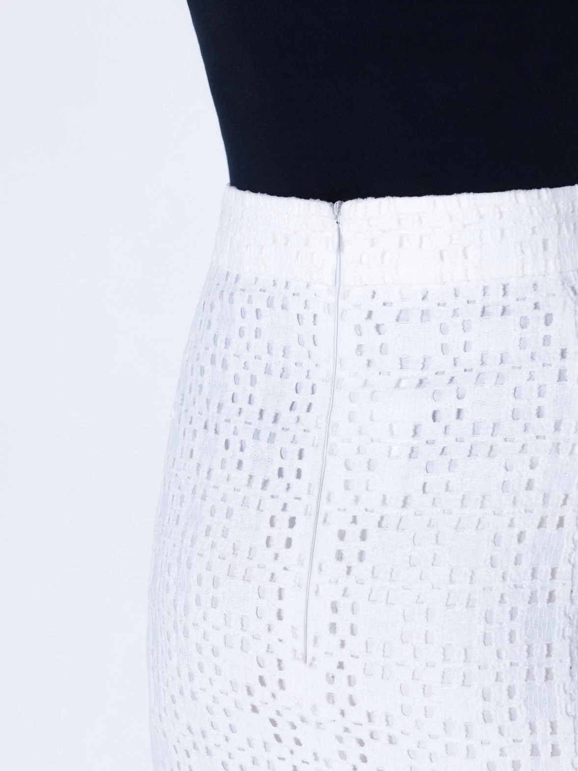 AKRIS Long Pencil Skirt With Plaid Embroidery - Image 7