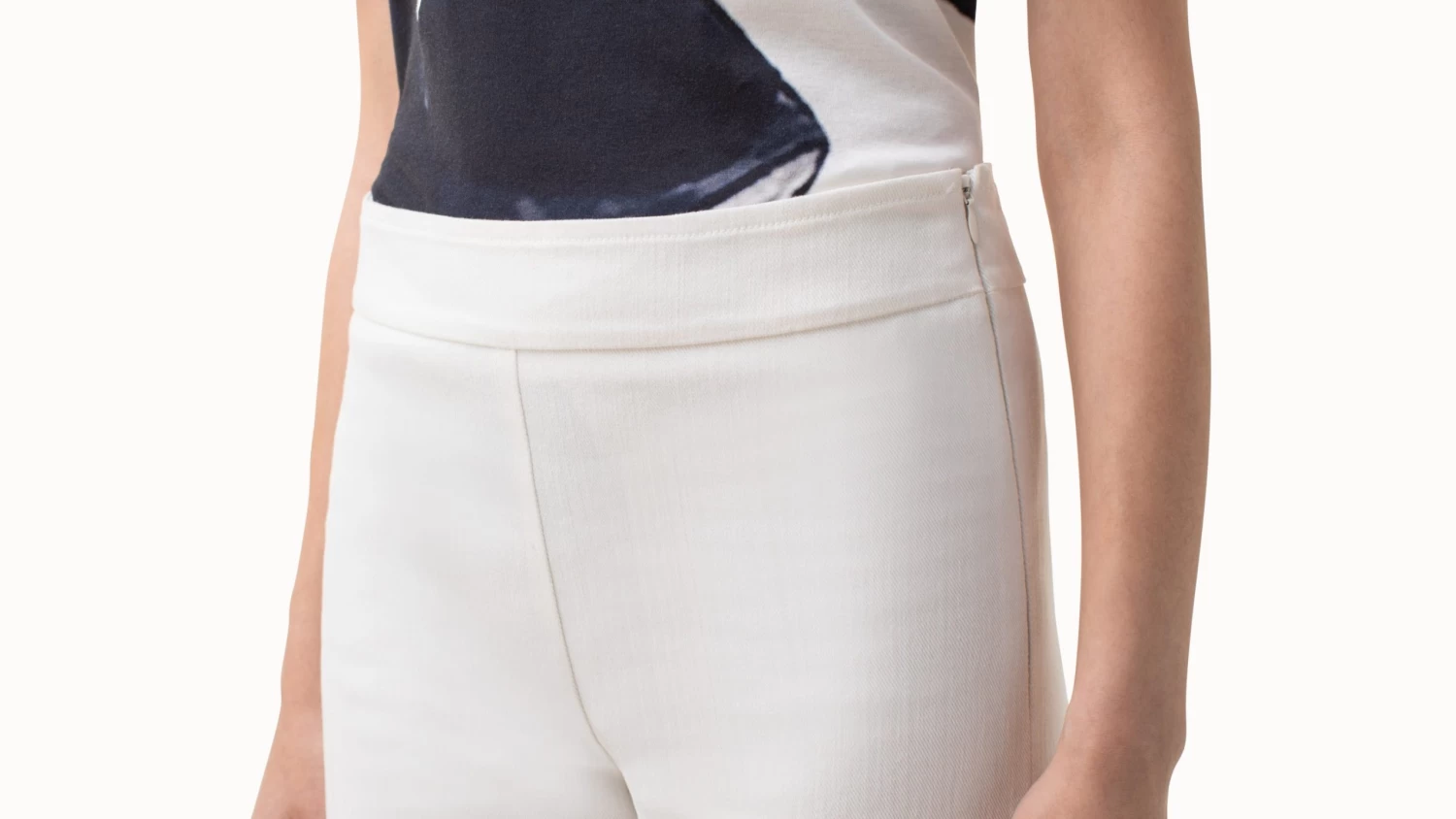 Cropped High Waisted Fringe Denim Pants - Image 3