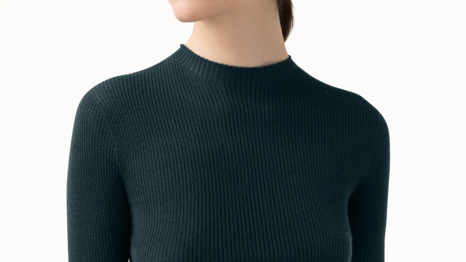 AKRIS Fitted Cashmere Silk Ribbed Knit Round Neck Pullover - Image 3