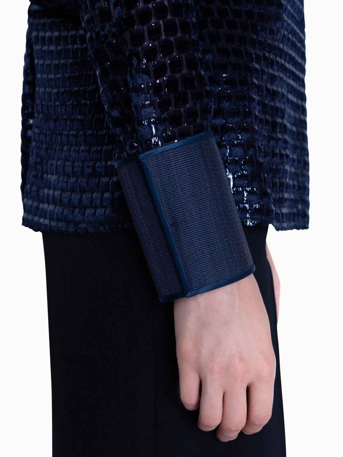 AKRIS Blouse In Silk Velvet Dévoré With Horsehair Cuff - Image 7