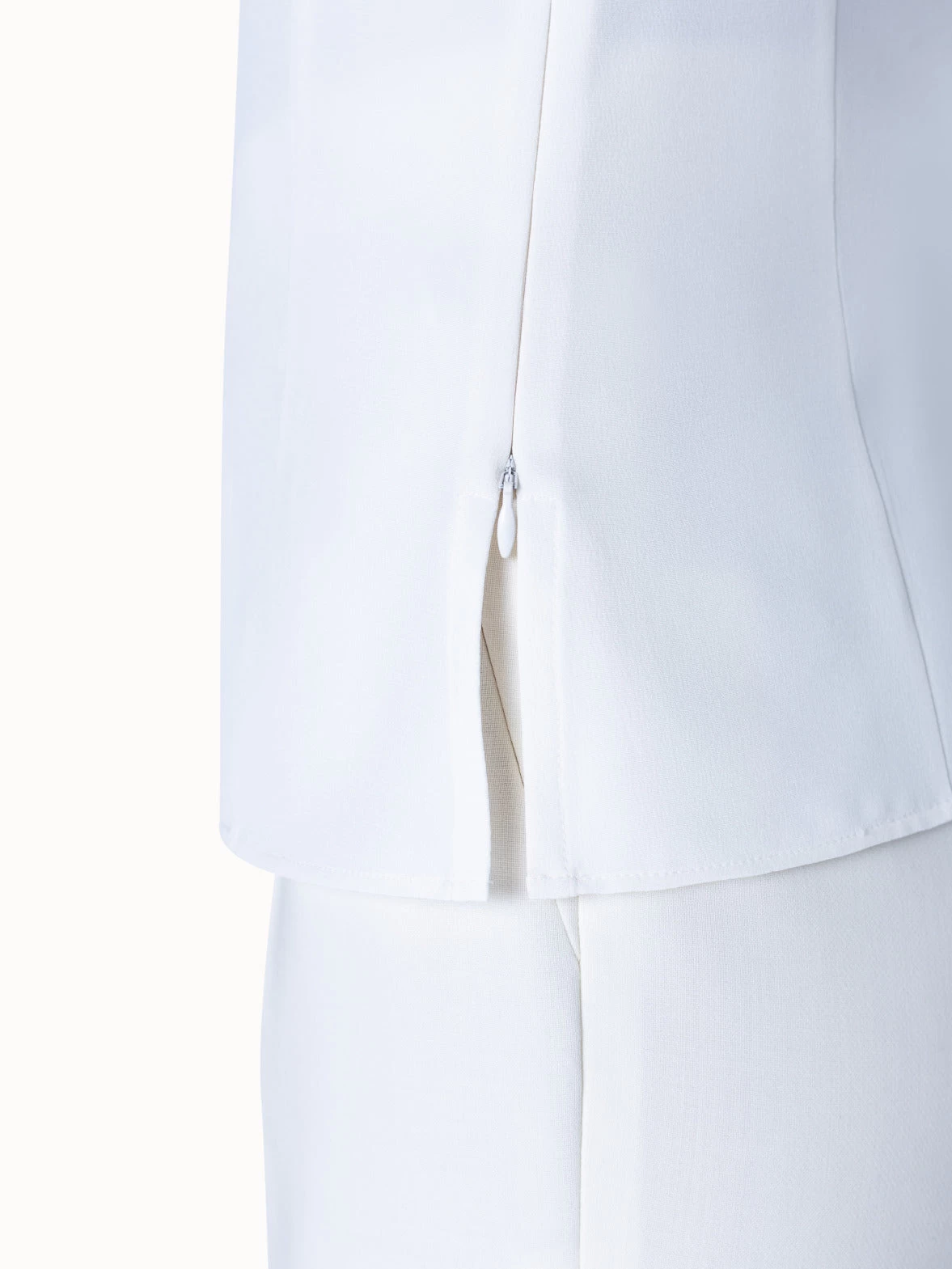 AKRIS Tank Top In Silk Crêpe With V-Neck - Image 6