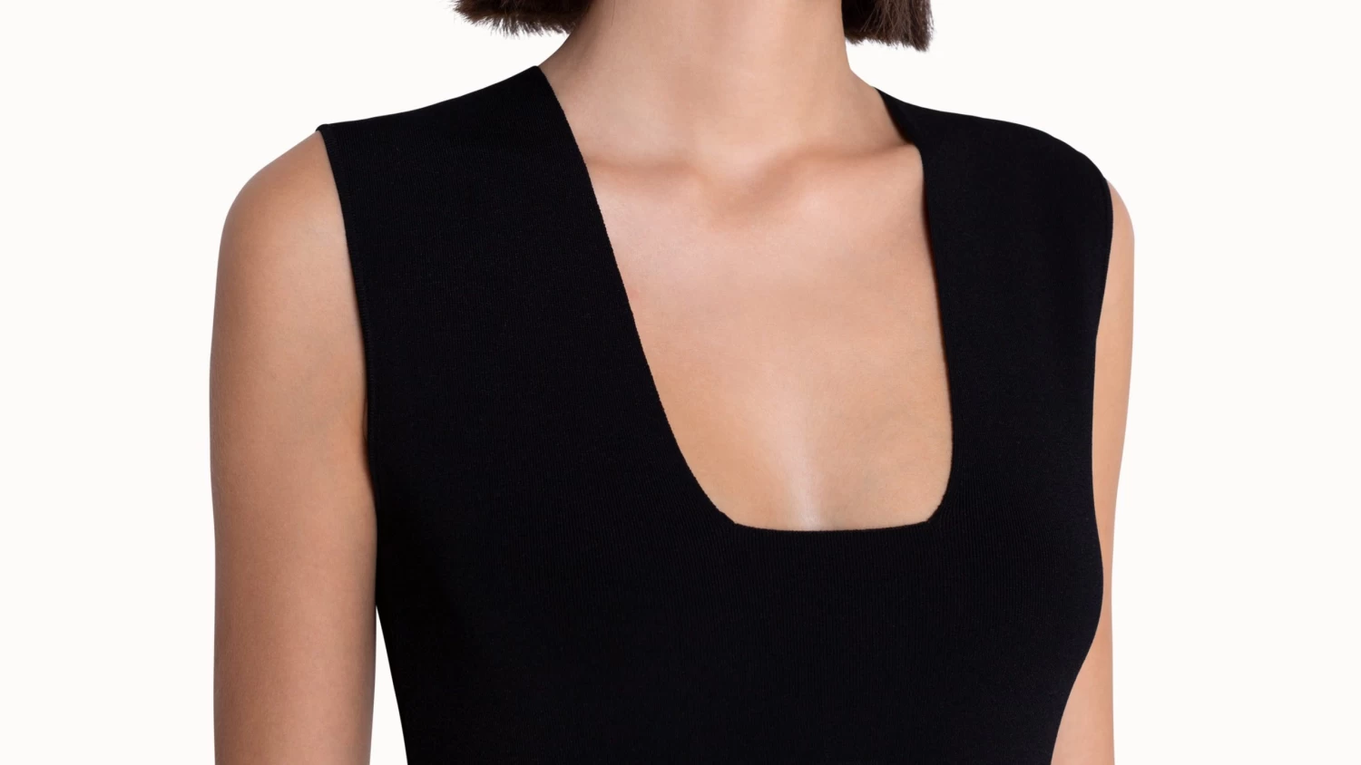 AKRIS Sleeveless Knit Top With Chest Cut-out - Image 7