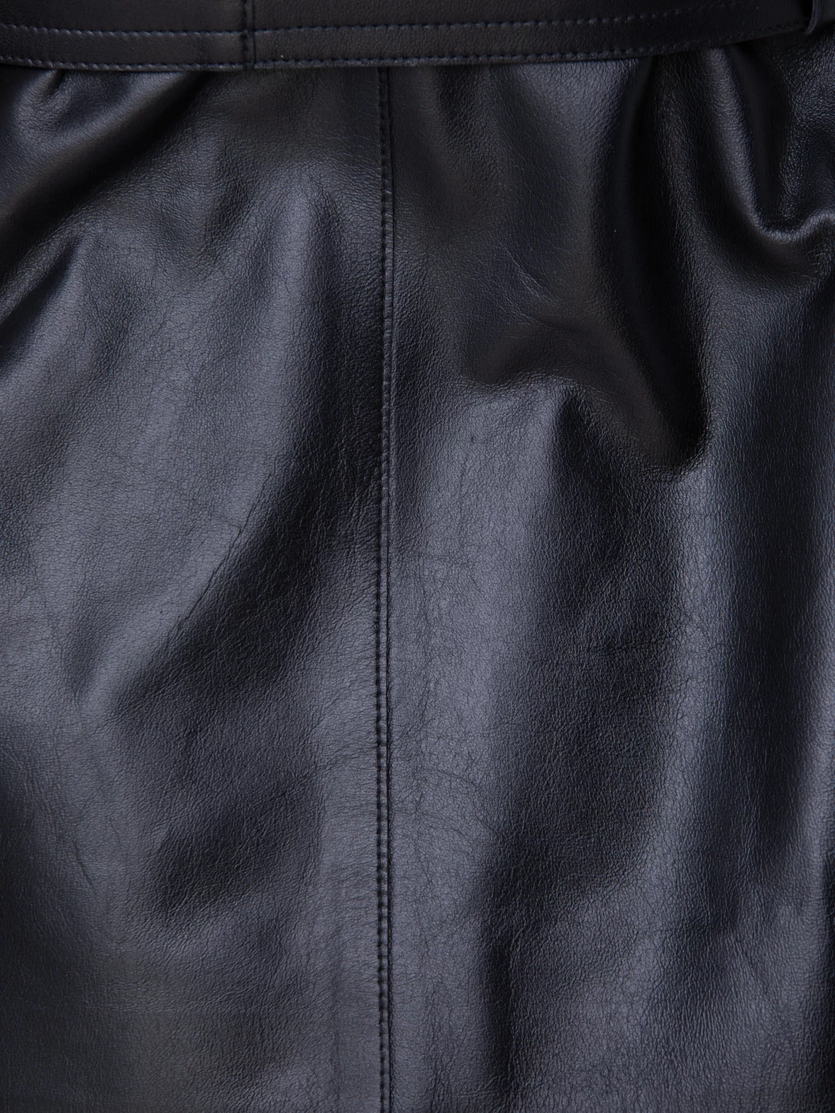 AKRIS Collared V-Neck Lamb Nappa Leather Belted Gilet - Image 4