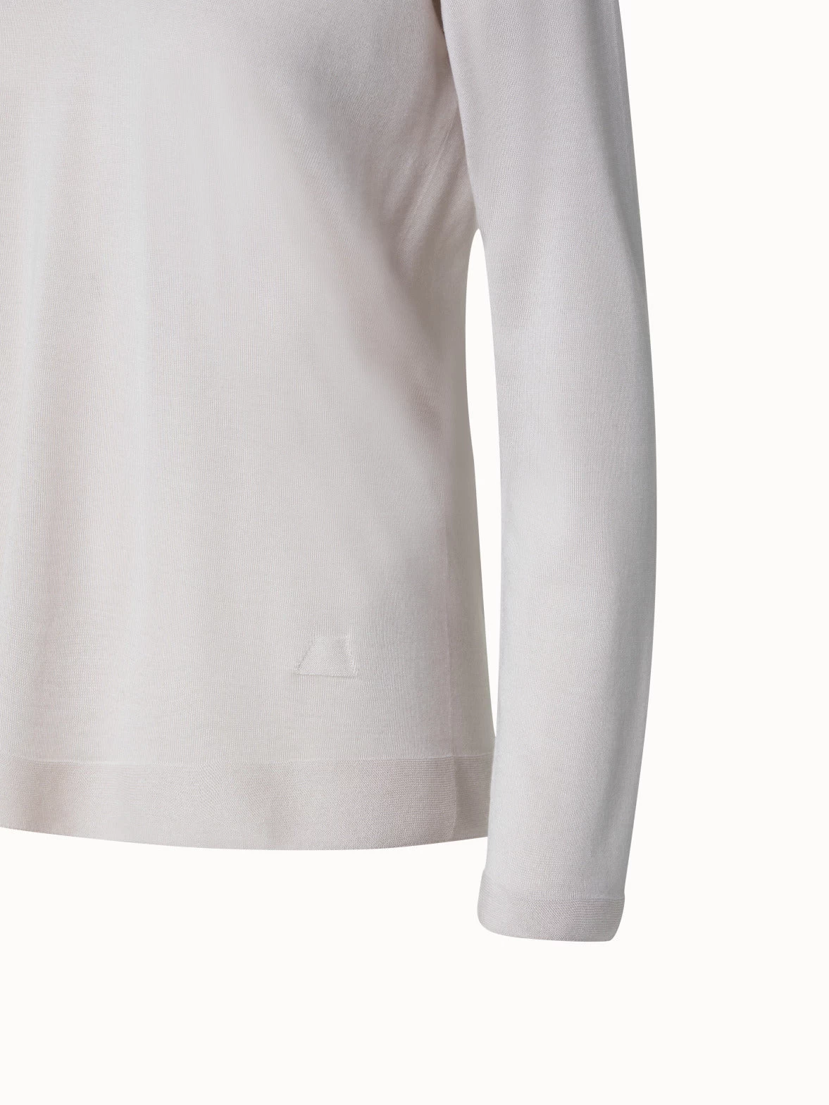 AKRIS Cashmere Silk Fine Gauge V-neck Knit - Image 4