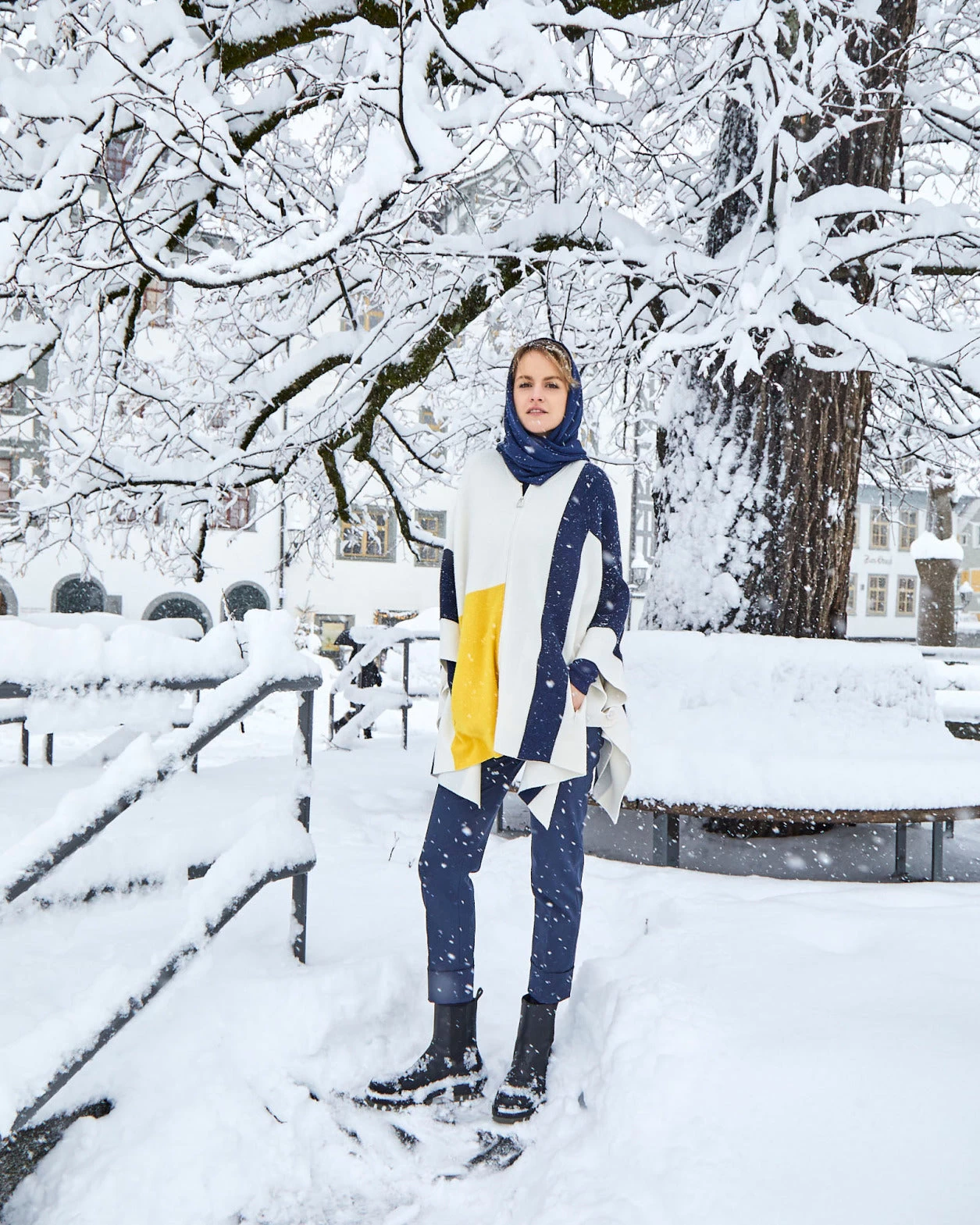 AKRIS Cuffed Cotton Poplin Ankle Length Pants - Image 2