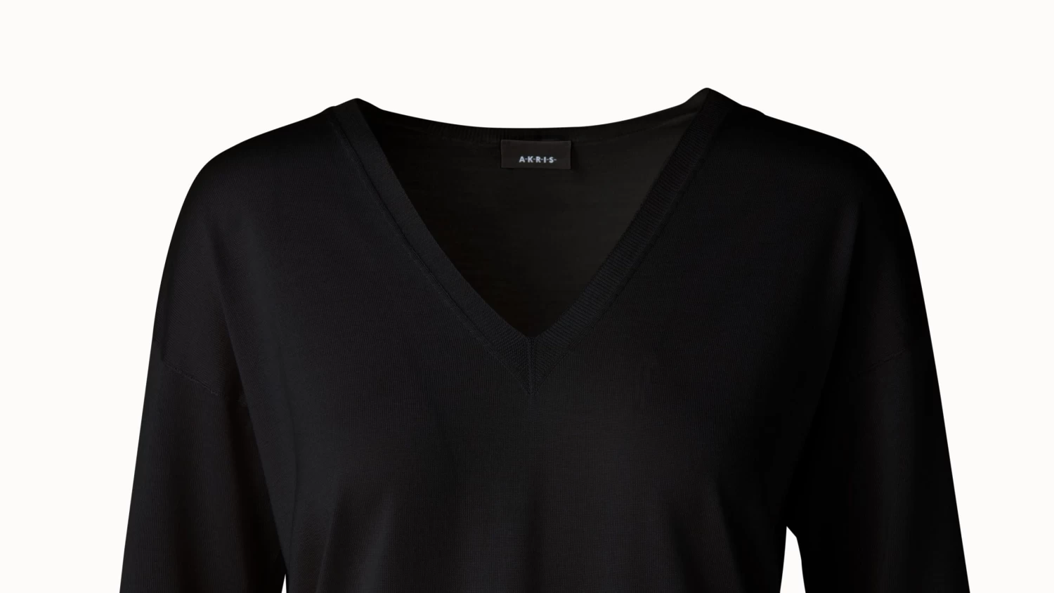 AKRIS Cashmere Silk Fine Gauge V-neck Knit - Image 3