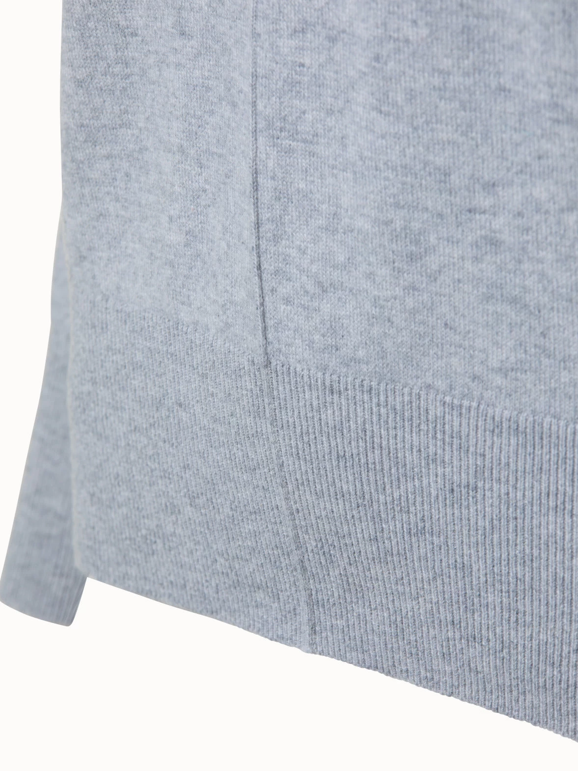 AKRIS Cashmere V-Neck Pullover - Image 4