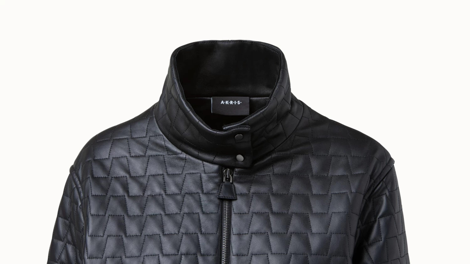 AKRIS Short Lamb Nappa Leather Quilted Jacket - Image 5