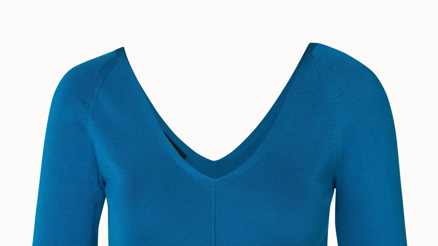 AKRIS Silk Stretch V-neck Knit Pullover - Image 3