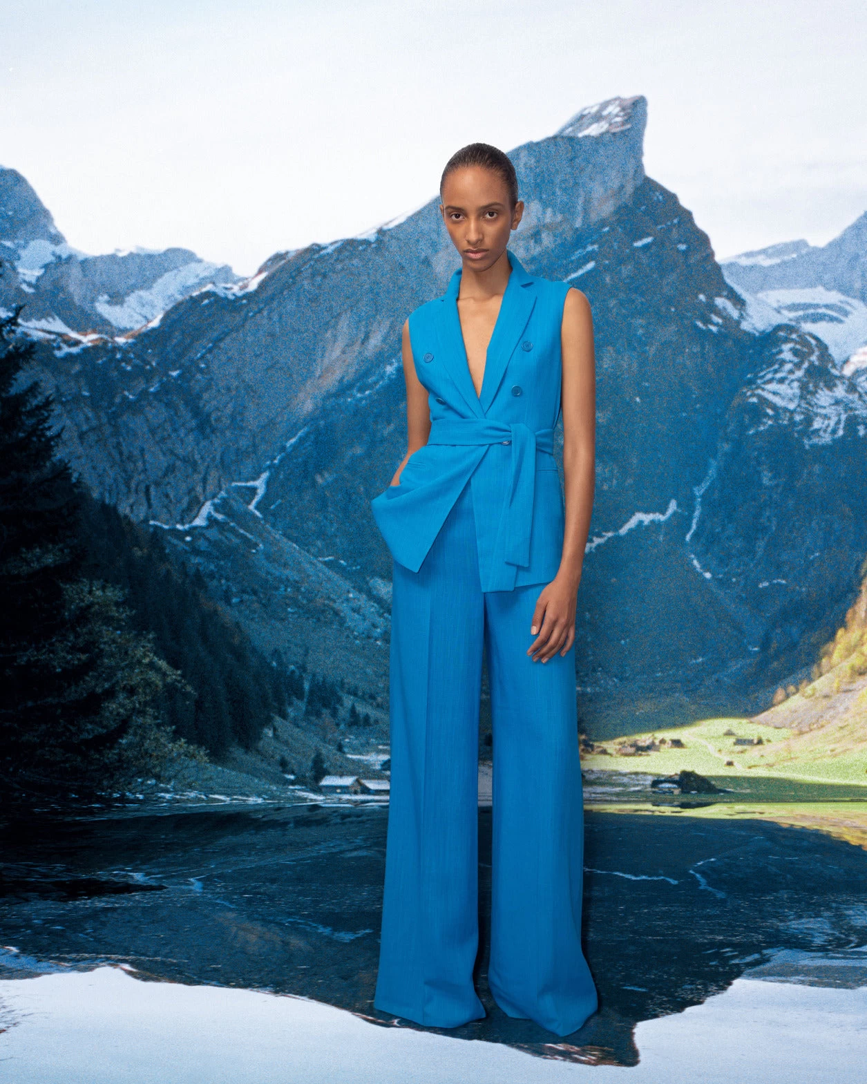 AKRIS Linen Wool Crêpe Double-Face Faux Double-Breasted Gilet - Image 2