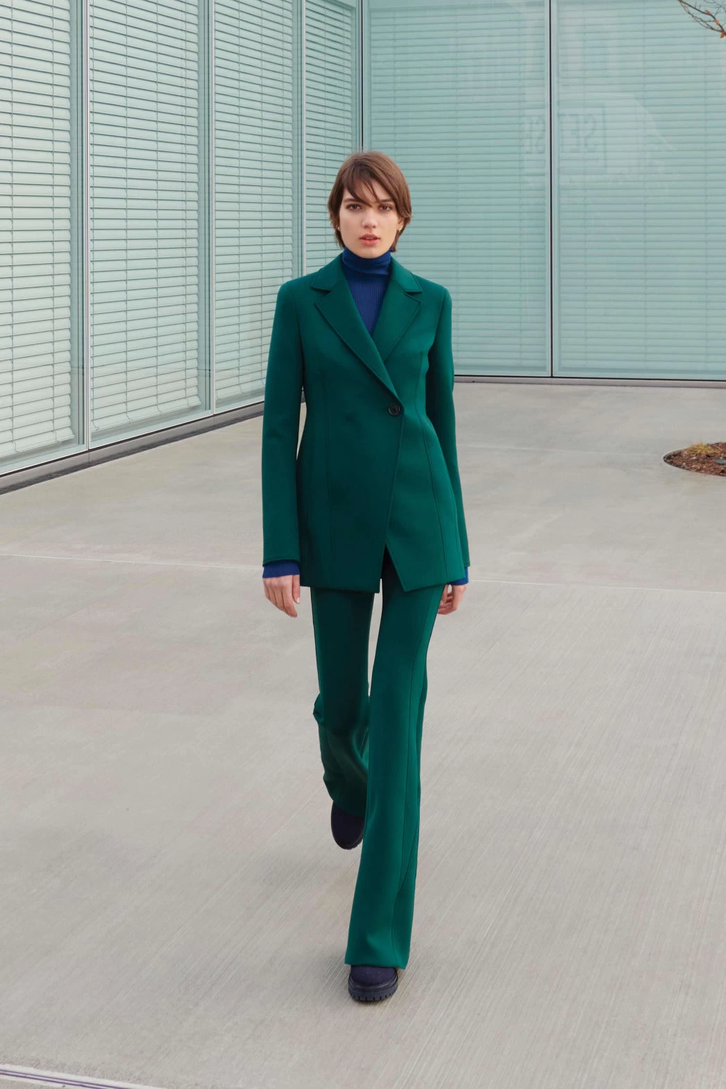 AKRIS Techno Neoprene Fitted Blazer Jacket - Image 2