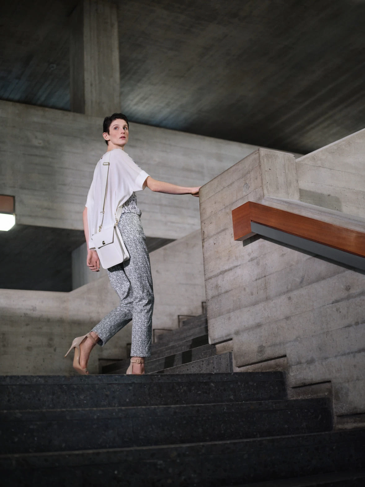 AKRIS Cotton Stretch Tapered Pants With Croquis Print - Image 2