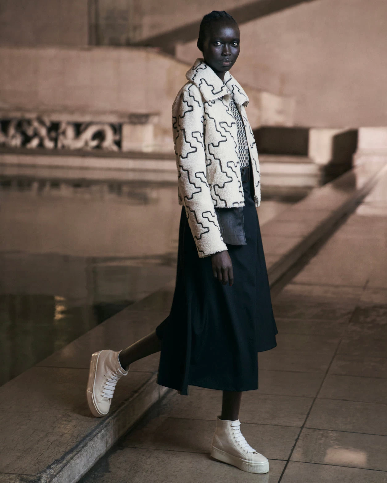 AKRIS Wool Gabardine Asymmetrical Midi Skirt With Leather Pocket - Image 2